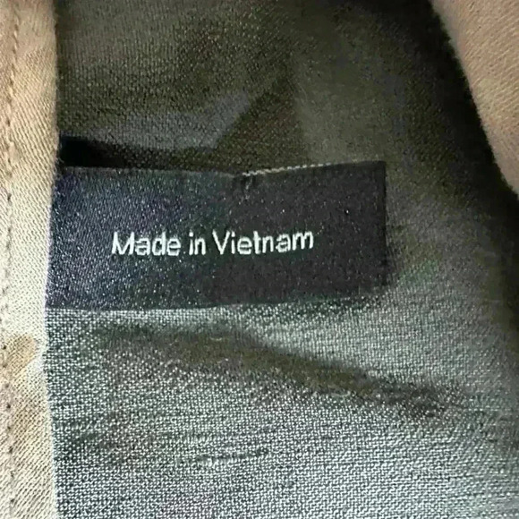 Theory Eco Crunch Belt Shorts in Thyme Linen Blend Size 4 - Picture 12 of 12